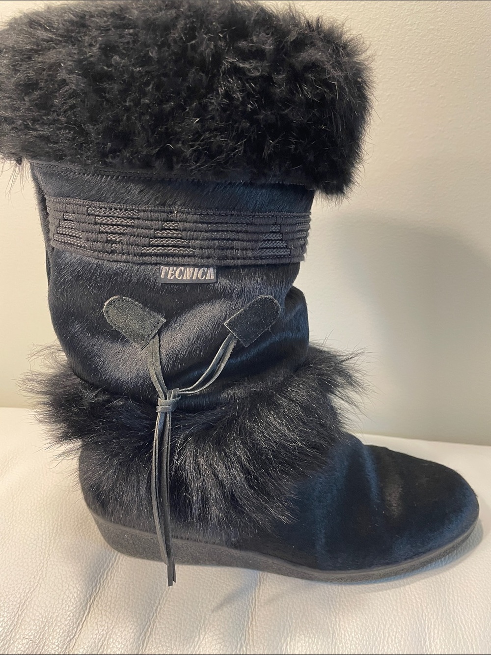 Tecnica Black Fur Midcalf Winter Boots with Tie Made in Italy, European size 43,